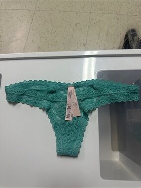 Lace Ultra-Mini Scoop Thong Panty